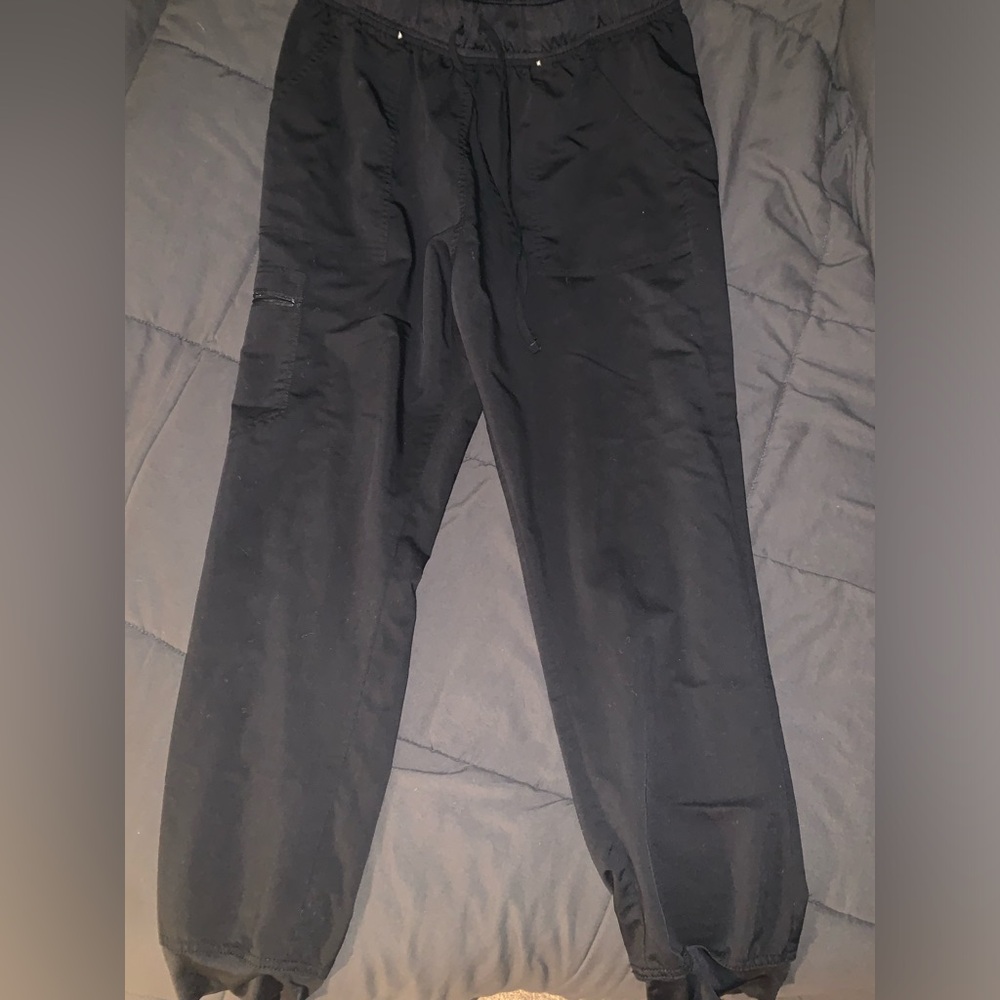 Black tie waist scrub joggers